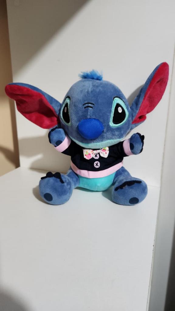 Peluche Stitch 22 cm con Ropa Rosa y Azul โ Ternura y Estilo ๐๐