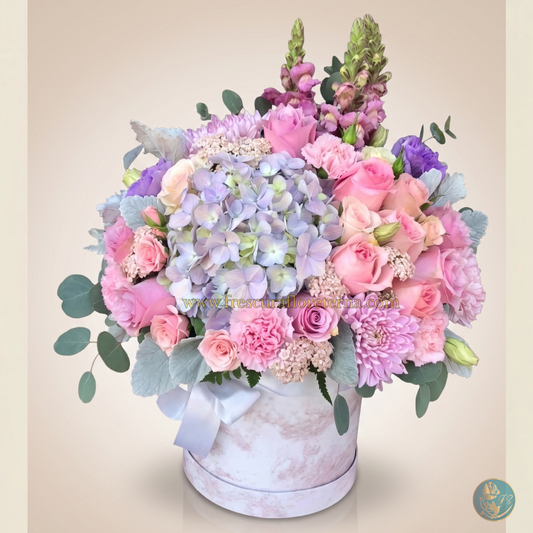 Box Floral Elegante con Rosas y Hortensias