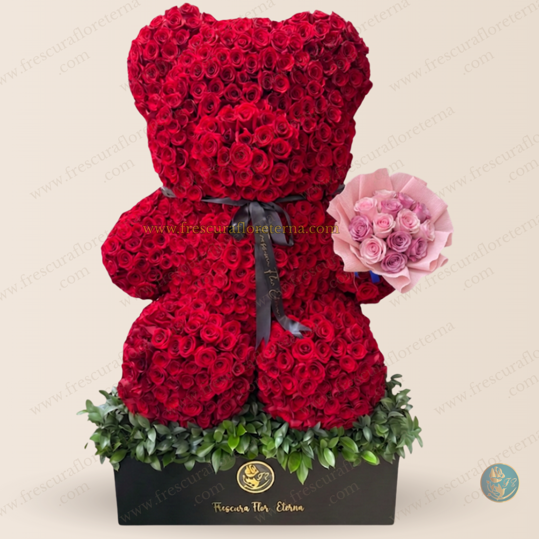 Oso buchon de rosas 