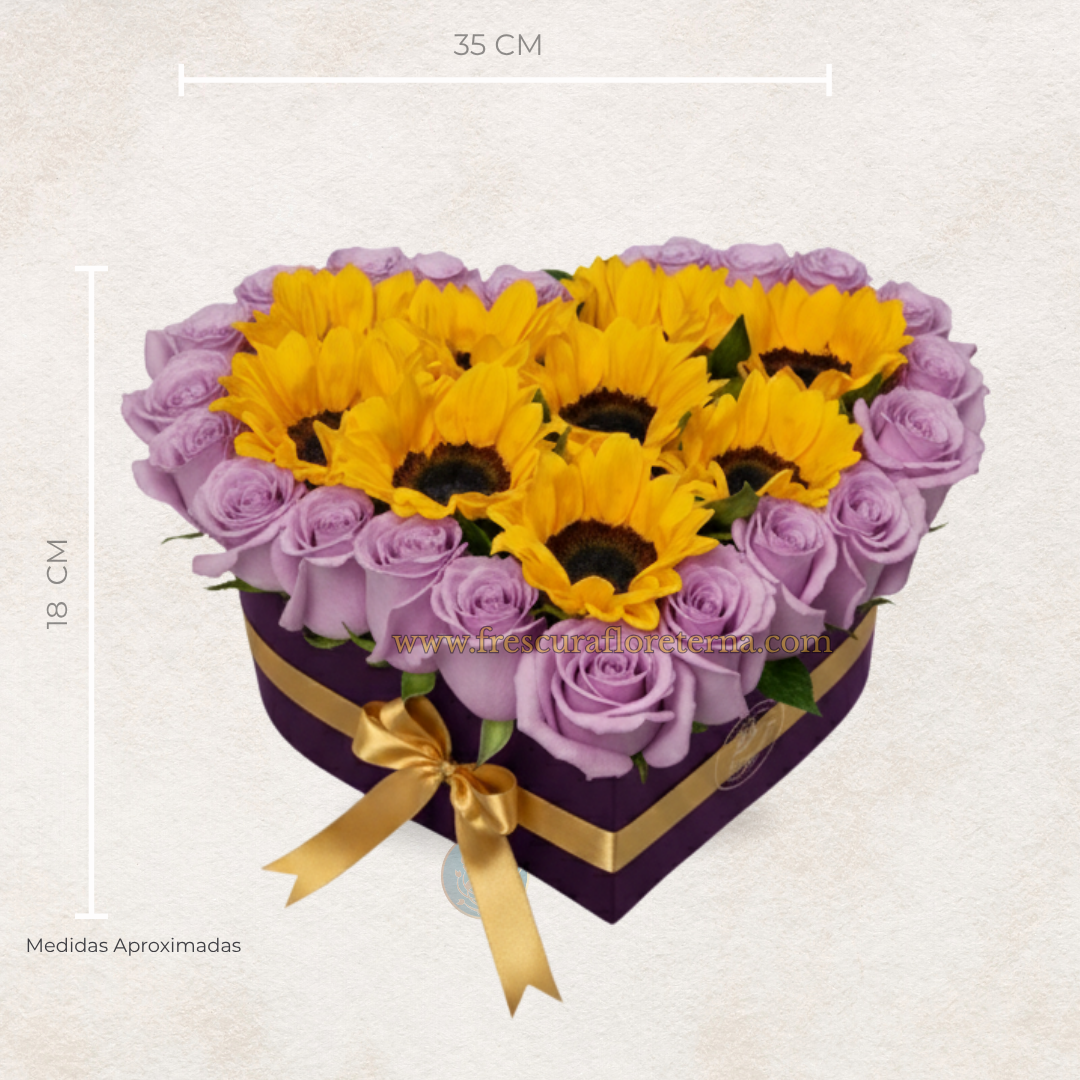 corazon mediano de rosas lilas y girasoles