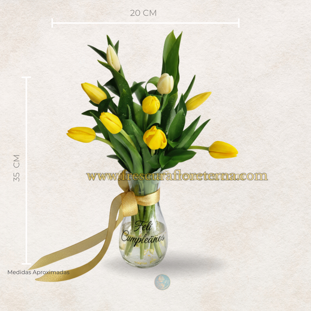 jarron de tulipanes amarillo