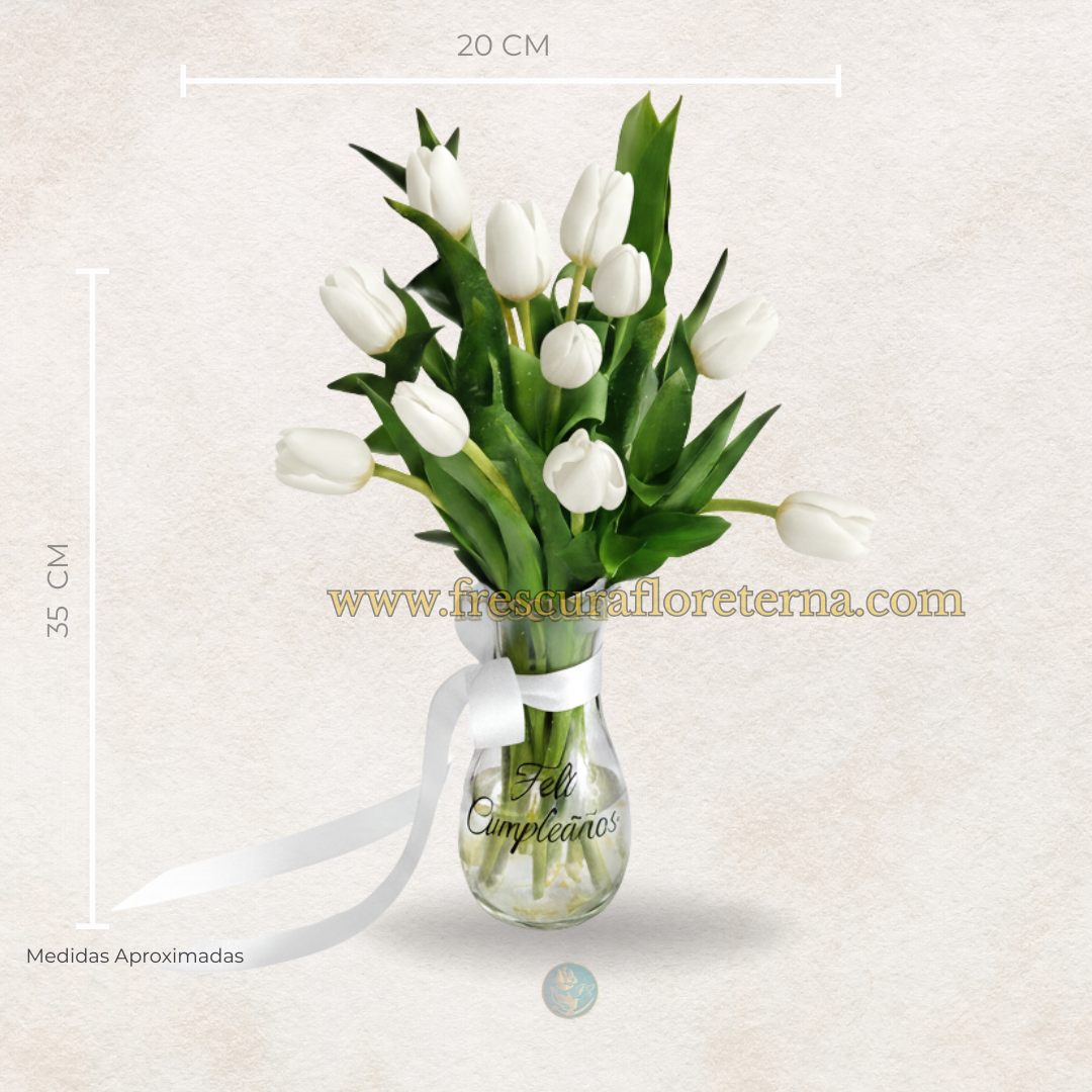 jarron de tulipanes blanco