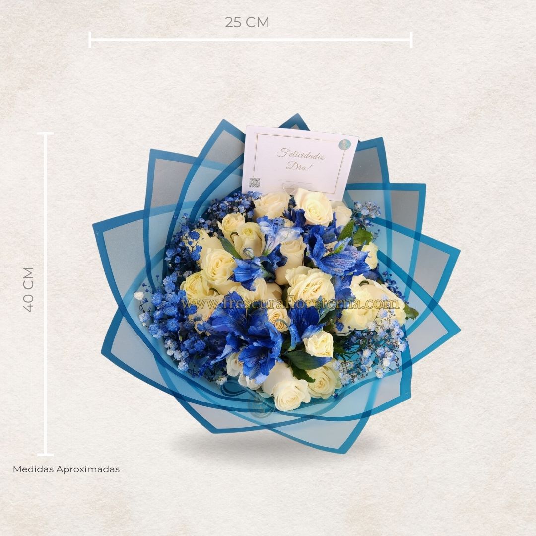 ramillete de 24 rosas  blanca y astromelias azul